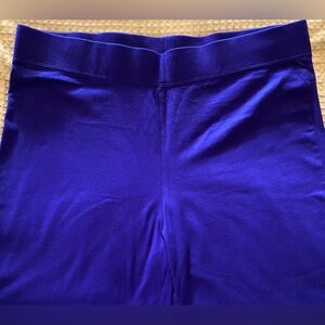 Plus size 1x Slimming Options leggings color is royal blue tapered fit 💙